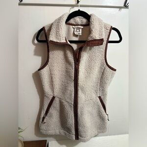 Avalanche White Fuzzy Medium Zippered Vest